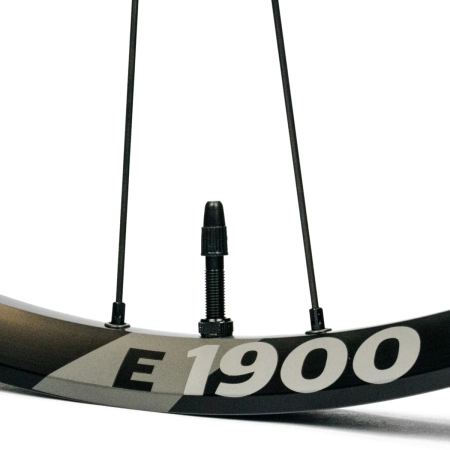 Zawory tubeless Quick Regular 44 mm presta -2 szt.